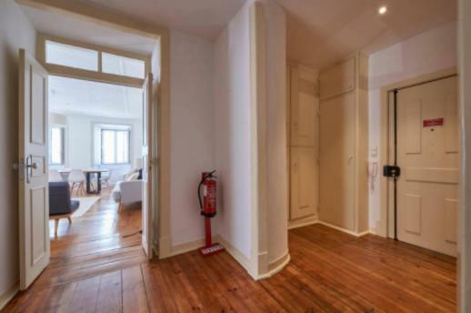 Stunning Apartment Near Chiado Lizbona Zewnętrze zdjęcie